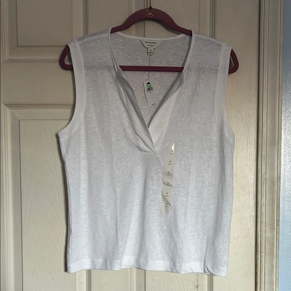 NWT Banana Republic Factory white linen blend split neck tank size medium - Picture 2 of 6